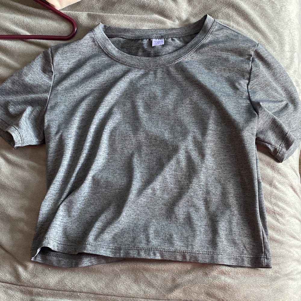 athletic crop top
